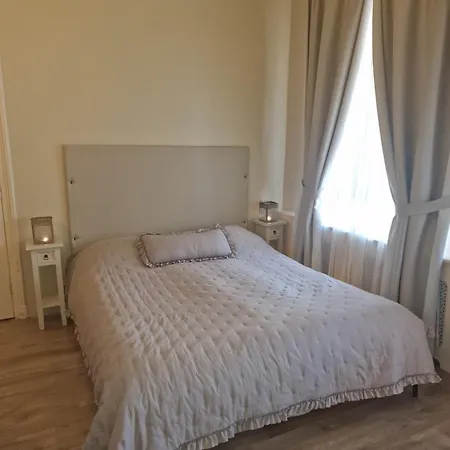 Zee En Duinzicht بيت ضيافة